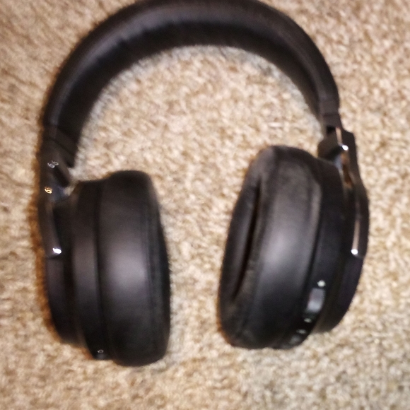 Gaming headphones